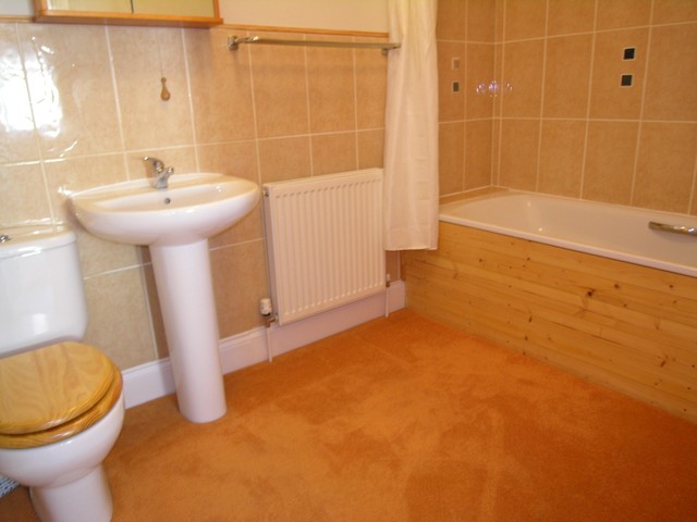  Image of 1 bedroom Flat to rent in Watkin Road Pokesdown Bournemouth BH5 at 2 Watkin Road  Bournemouth, BH5 1HP