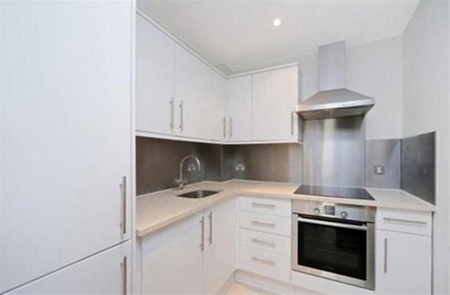  Image of 1 bedroom Flat to rent in Nevern Place London SW5 at EARLS COURT, SW5 9NR