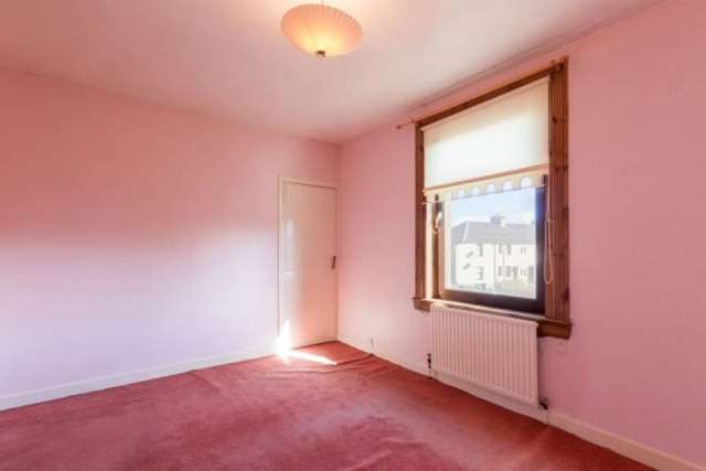  Image of 3 bedroom Flat for sale in Stobhill Road Gowkshill Gorebridge EH23 at Stobhill Road  Gorebridge, EH23 4PL