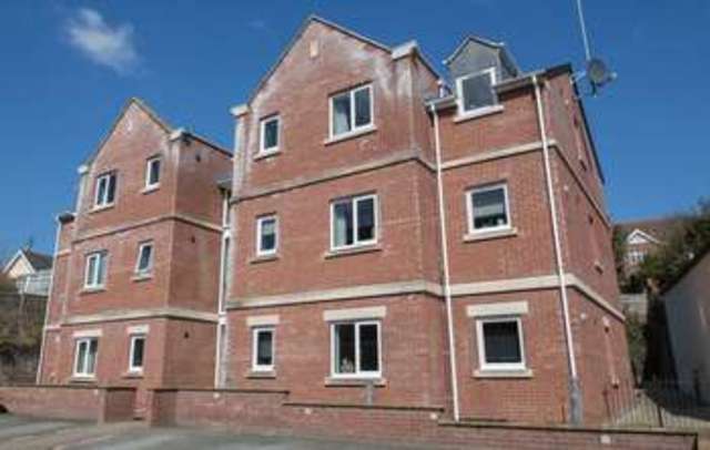  Image of 2 bedroom Flat to rent in Parliament Street Crediton EX17 at Parliament Street  CREDITON, EX17 2AW