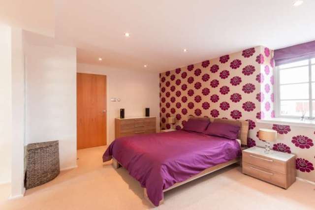  Image of 3 bedroom Flat for sale in Breadalbane Street Edinburgh EH6 at Breadalbane Street  Edinburgh, EH6 5JJ