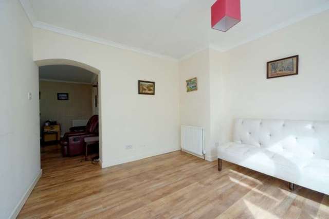  Image of 3 bedroom Bungalow for sale in Poets View Kirkintilloch Glasgow G66 at Poets View  Glasgow, G66 3HT