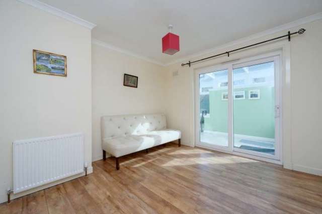 Image of 3 bedroom Bungalow for sale in Poets View Kirkintilloch Glasgow G66 at Poets View  Glasgow, G66 3HT