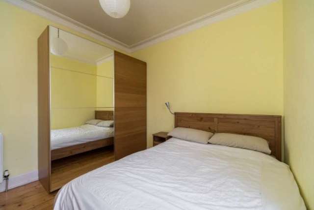  Image of 1 bedroom Flat for sale in Bonnington Road Edinburgh EH6 at Bonnington Road  Edinburgh, EH6 5BH