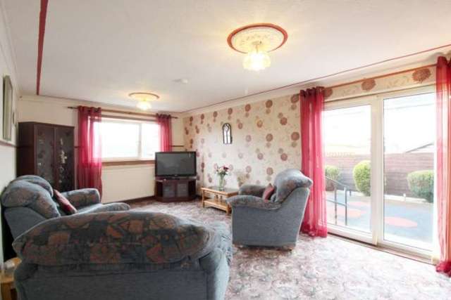  Image of 4 bedroom Detached house for sale in Forth Crescent High Valleyfield Dunfermline KY12 at Forth Crescent  Dunfermline, KY12 8UL