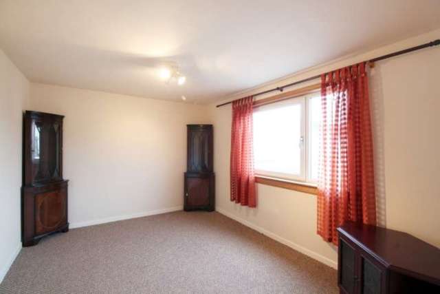  Image of 4 bedroom Detached house for sale in Forth Crescent High Valleyfield Dunfermline KY12 at Forth Crescent  Dunfermline, KY12 8UL