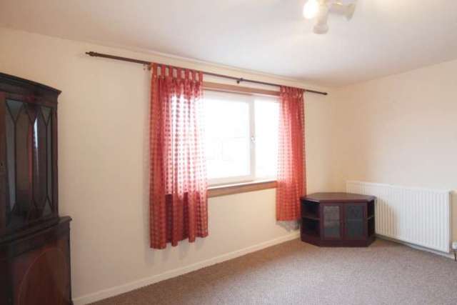  Image of 4 bedroom Detached house for sale in Forth Crescent High Valleyfield Dunfermline KY12 at Forth Crescent  Dunfermline, KY12 8UL