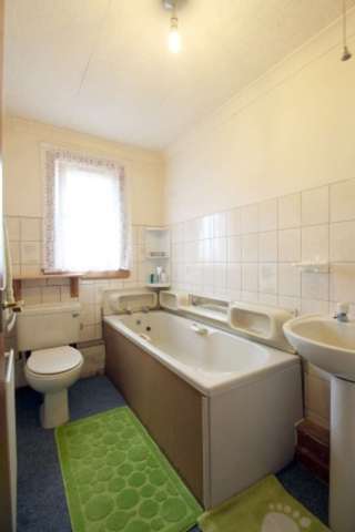  Image of 4 bedroom Detached house for sale in Forth Crescent High Valleyfield Dunfermline KY12 at Forth Crescent  Dunfermline, KY12 8UL