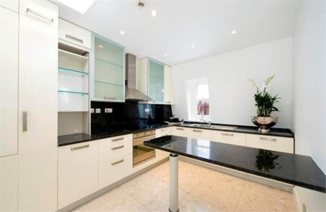  Image of 3 bedroom Flat to rent in Nassau Street London W1W at FITZROVIA, W1W 7AQ