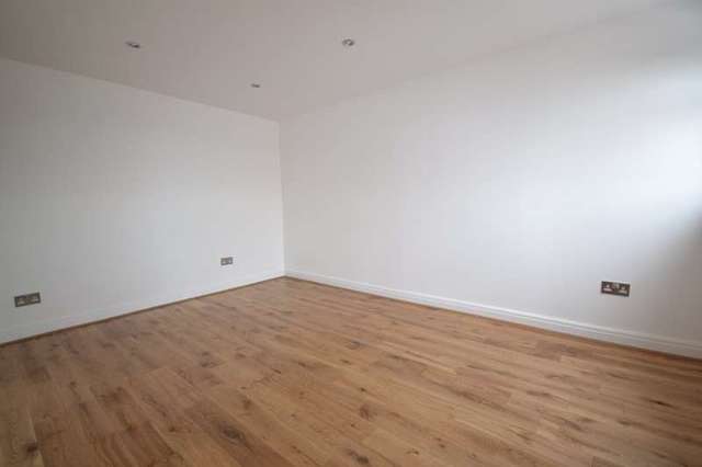  Image of 3 bedroom Apartment to rent in Cann Hall Road London E11 at 287 Cann Hall Road  Leytonstone, E11 3NL