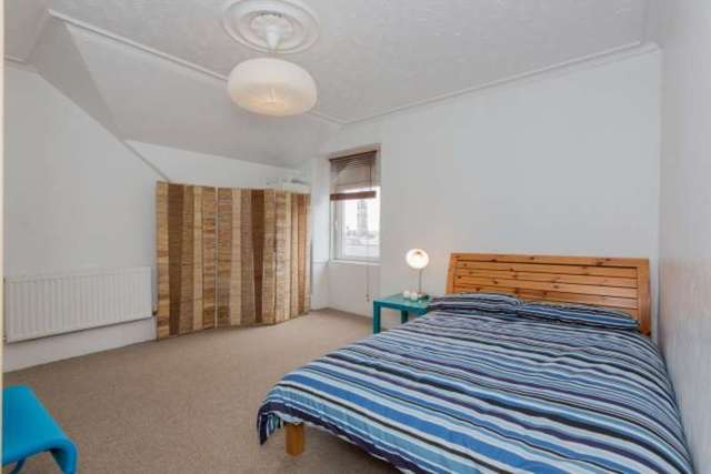  Image of 1 bedroom Flat for sale in Kelly Street Greenock PA16 at Kelly Street  Greenock, PA16 8LA