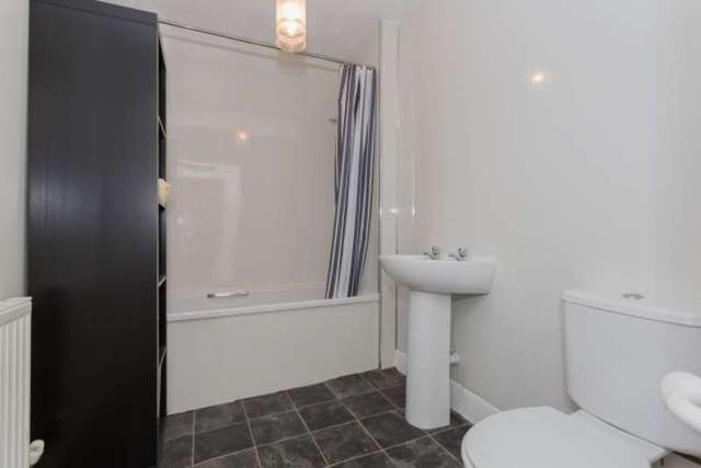 Image of 1 bedroom Flat for sale in Kelly Street Greenock PA16 at Kelly Street  Greenock, PA16 8LA