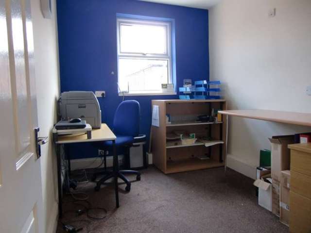  Image of 3 bedroom Semi-Detached house to rent in Greenbank Drive Oadby Leicester LE2 at Greenbank Drive  Leicester, LE2 5RP