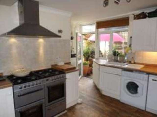  Image of 2 bedroom Maisonette for sale in St. Thomas Street Ryde PO33 at 45 St. Thomas Street Ryde Ryde, PO33 2DL