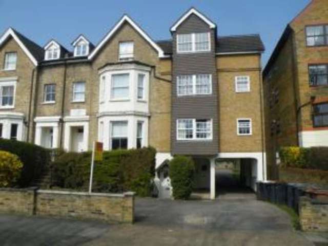  Image of Flat for sale in Surbiton Hill Park Surbiton KT5 at 5 Surbiton Hill Park Surbiton Norbiton, KT5 8EF