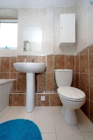  Image of 2 bedroom Flat for sale in Crofton Avenue Croftfoot Glasgow G44 at Crofton Avenue  Glasgow, G44 5HY