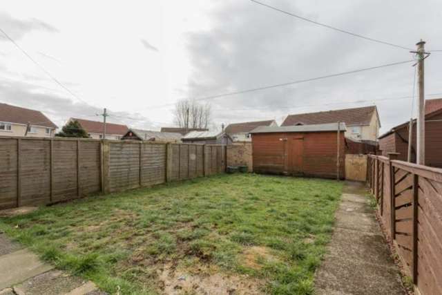  Image of 2 bedroom Terraced house for sale in Lynn Drive Kilbirnie KA25 at Lynn Drive  Kilbirnie, KA25 7BQ