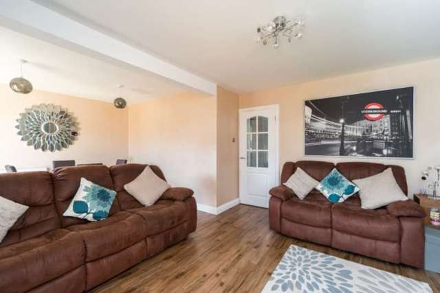  Image of 2 bedroom End of Terrace for sale in Mingle Place Bo
