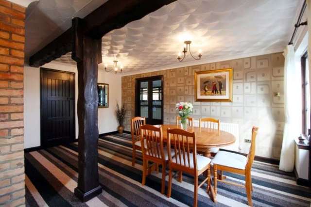  Image of 4 bedroom Detached Villa for sale in Walkerton Drive Leslie Glenrothes KY6 at Walkerton Drive  Glenrothes, KY6 3BT