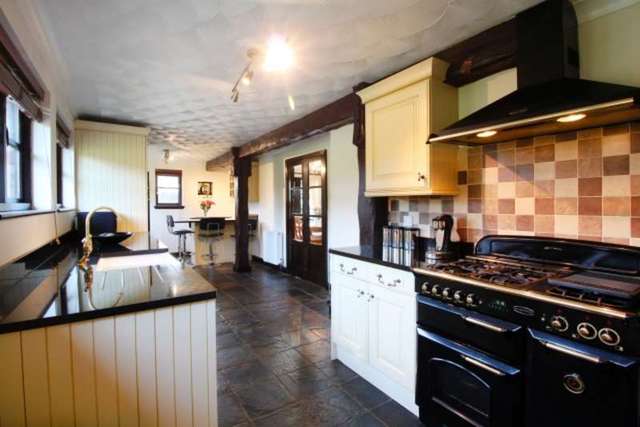  Image of 4 bedroom Detached Villa for sale in Walkerton Drive Leslie Glenrothes KY6 at Walkerton Drive  Glenrothes, KY6 3BT