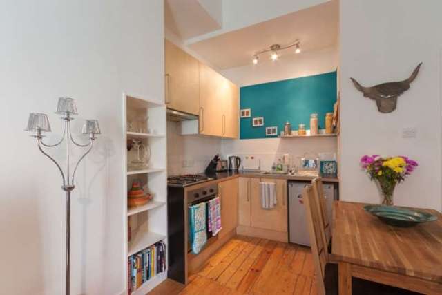  Image of 1 bedroom Flat for sale in Thistle Place Edinburgh EH11 at Thistle Place  Edinburgh, EH11 1JH