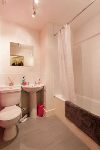  Image of 1 bedroom Flat for sale in Thistle Place Edinburgh EH11 at Thistle Place  Edinburgh, EH11 1JH