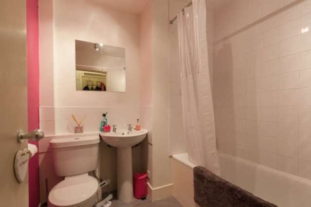  Image of 1 bedroom Flat for sale in Thistle Place Edinburgh EH11 at Thistle Place  Edinburgh, EH11 1JH