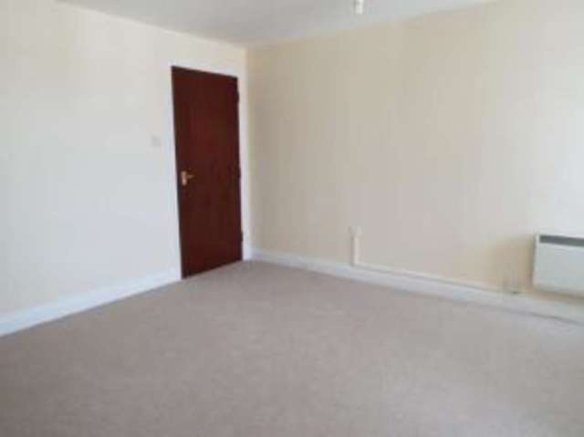  Image of 1 bedroom Flat for sale in High Street Fareham PO16 at 9 High Street Fareham Fareham, PO16 7AA