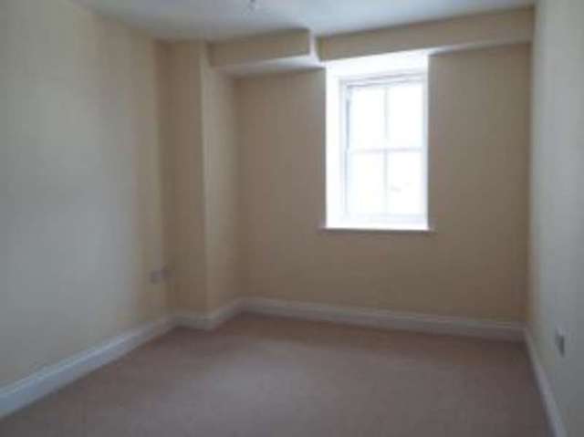  Image of 1 bedroom Flat for sale in High Street Fareham PO16 at 9 High Street Fareham Fareham, PO16 7AA
