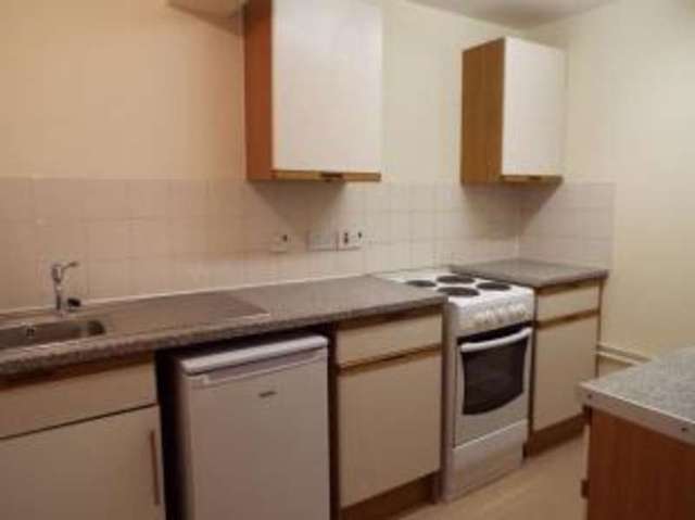  Image of 2 bedroom Flat for sale in High Street Fareham PO16 at 9 High Street Fareham Fareham, PO16 7AA