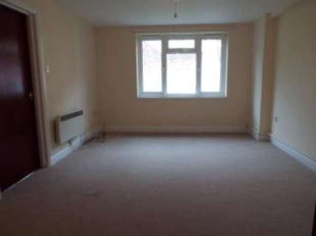  Image of 2 bedroom Flat for sale in High Street Fareham PO16 at 9 High Street Fareham Fareham, PO16 7AA