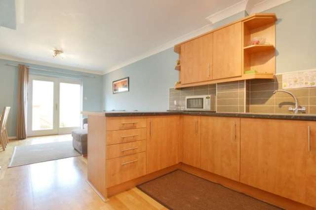  Image of 3 bedroom Town House for sale in Hillside Grove Bo
