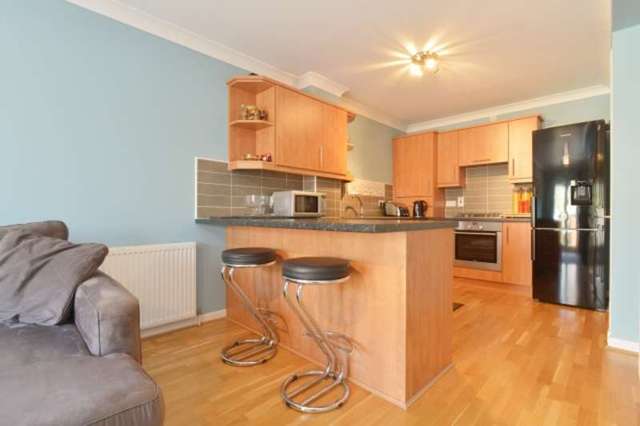  Image of 3 bedroom Town House for sale in Hillside Grove Bo