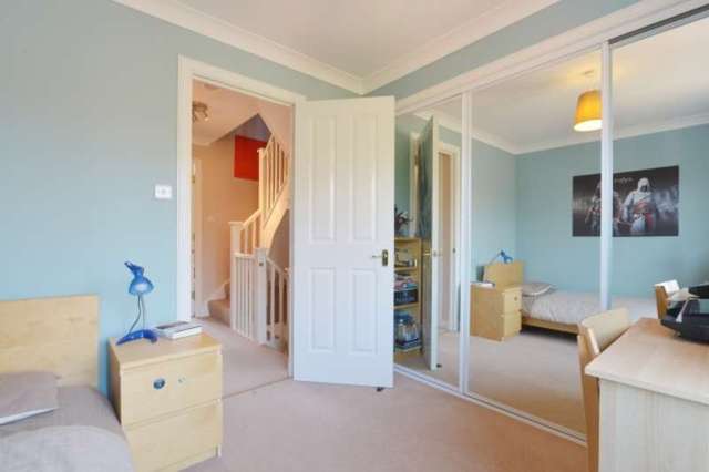  Image of 3 bedroom Town House for sale in Hillside Grove Bo