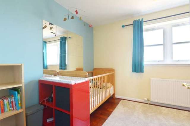  Image of 3 bedroom Town House for sale in Hillside Grove Bo
