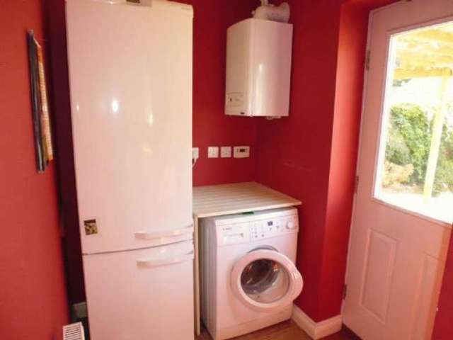  Image of 4 bedroom Semi-Detached house to rent in Foxholes Close Deanshanger Milton Keynes MK19 at Deanshanger  Milton Keynes, MK19 6HA