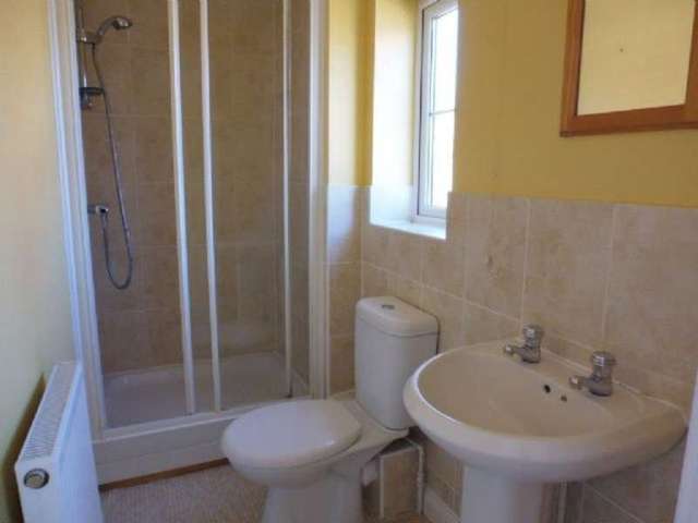  Image of 4 bedroom Semi-Detached house to rent in Foxholes Close Deanshanger Milton Keynes MK19 at Deanshanger  Milton Keynes, MK19 6HA