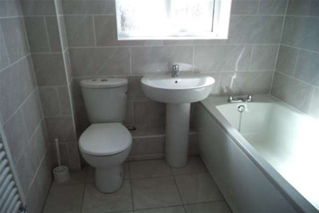  Image of 2 bedroom Semi-Detached house to rent in Broadleaze Yeovil BA21 at Yeovil, BA21 3RN