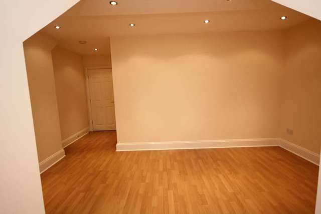  Image of 2 bedroom Apartment to rent in Acres Lane Stalybridge SK15 at Acres Lane  Stalybridge, SK15 2JU