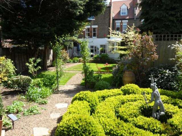  Image of 2 bedroom Flat for sale in Acton Lane London W4 at Chiswick, W4 5ED