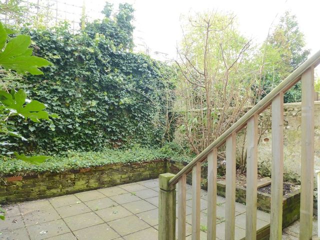  Image of Flat to rent in Albert Road Brighton BN1 at Albert Road  Brighton, BN1 3RL