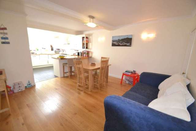  Image of 4 bedroom Semi-Detached house to rent in Albert Road Epsom KT17 at Albert Road  Epsom, KT17 4EQ