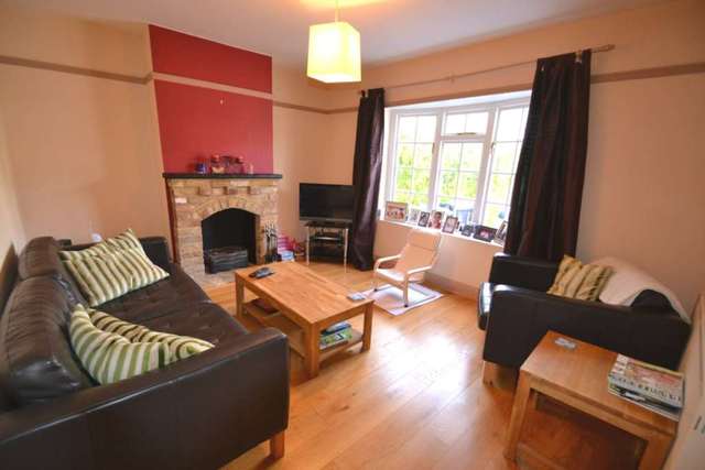  Image of 4 bedroom Semi-Detached house to rent in Albert Road Epsom KT17 at Albert Road  Epsom, KT17 4EQ