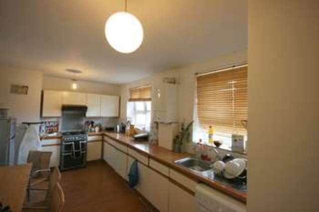  Image of 2 bedroom Flat to rent in Duncan Road London E8 at Alden House Hackney London, E8 4RA