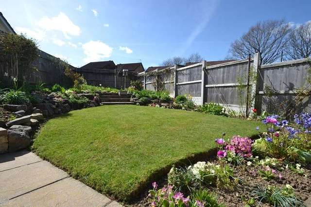  Image of 3 bedroom Detached house for sale in Gilbert Close Alderholt Fordingbridge SP6 at Alderholt Fordingbridge, SP6 3LU