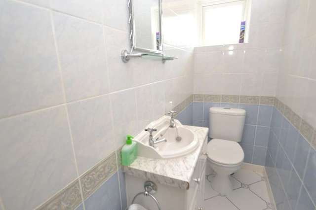  Image of 3 bedroom Detached house for sale in Broomfield Drive Alderholt Fordingbridge SP6 at Alderholt, SP6 3HY
