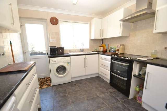  Image of 3 bedroom Detached house for sale in Broomfield Drive Alderholt Fordingbridge SP6 at Alderholt, SP6 3HY