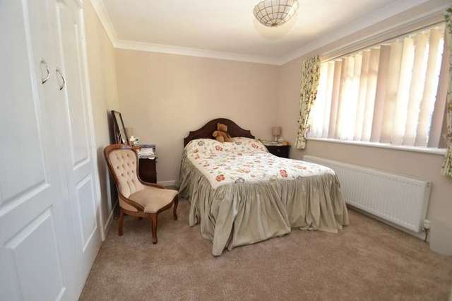  Image of 3 bedroom Detached house for sale in Broomfield Drive Alderholt Fordingbridge SP6 at Alderholt, SP6 3HY