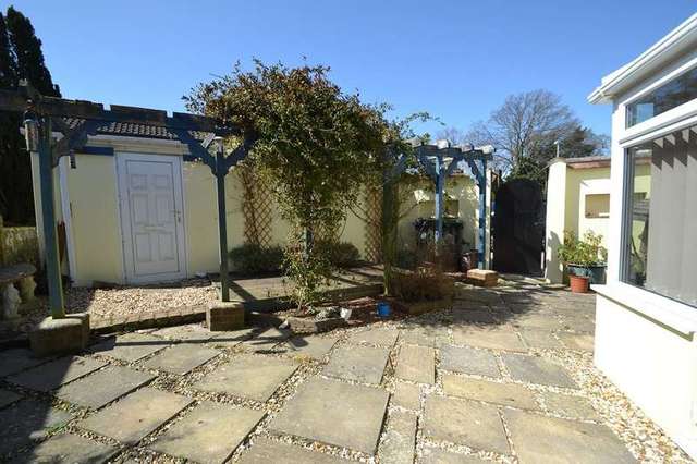  Image of 3 bedroom Detached house for sale in Broomfield Drive Alderholt Fordingbridge SP6 at Alderholt, SP6 3HY