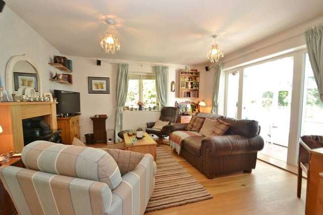  Image of 3 bedroom Detached house for sale in Harts Rise Alderholt Fordingbridge SP6 at Alderholt Fordingbridge, SP6 3AP